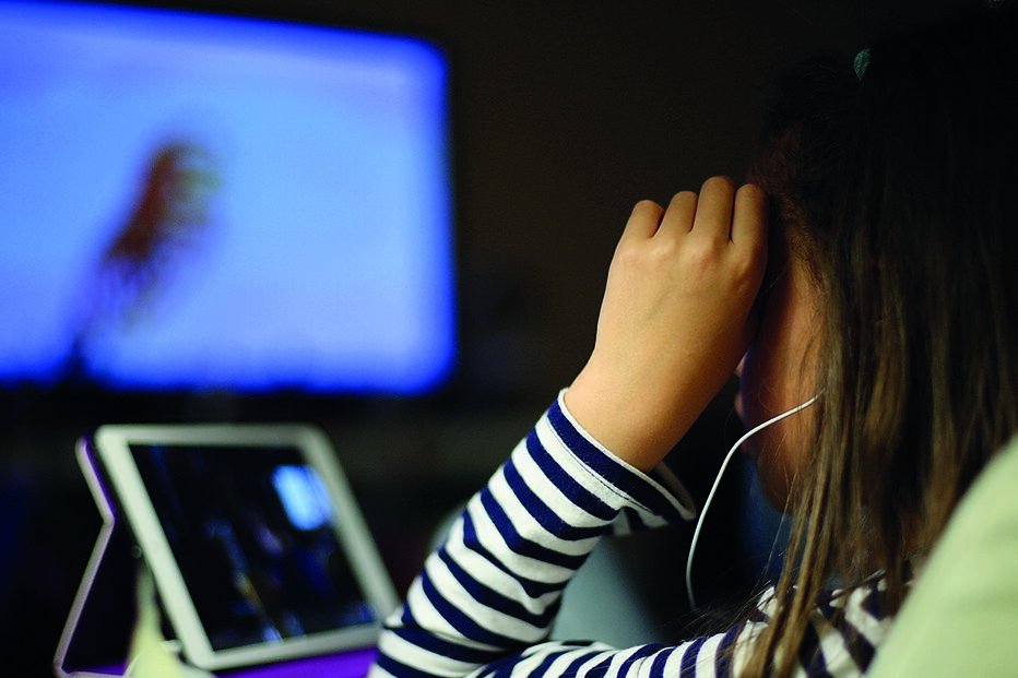 Crianças portuguesas preferiram o YouTube e o TikTok durante o verão