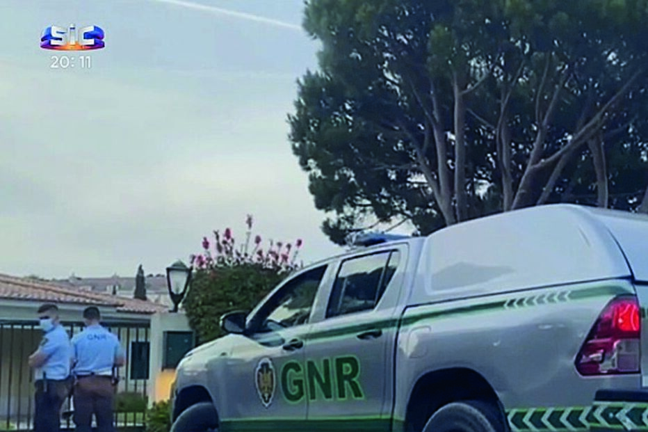 Imagens da GNR na casa de João Rendeiro em Cascais