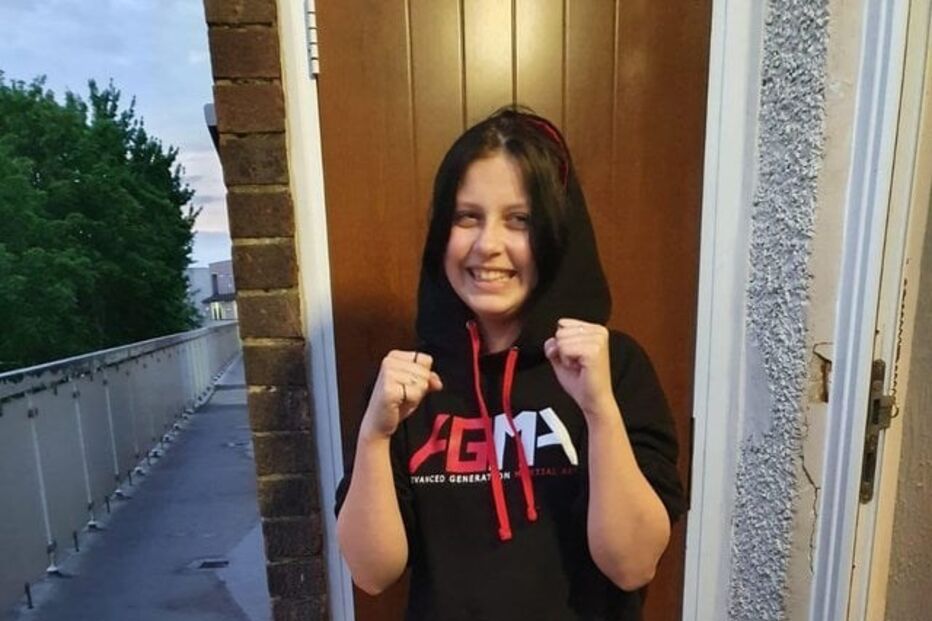 Jorja Halliday, covid-19, morte, vacinação