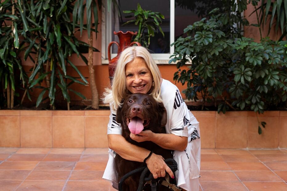 Mariana Andrade com o labrador Thor