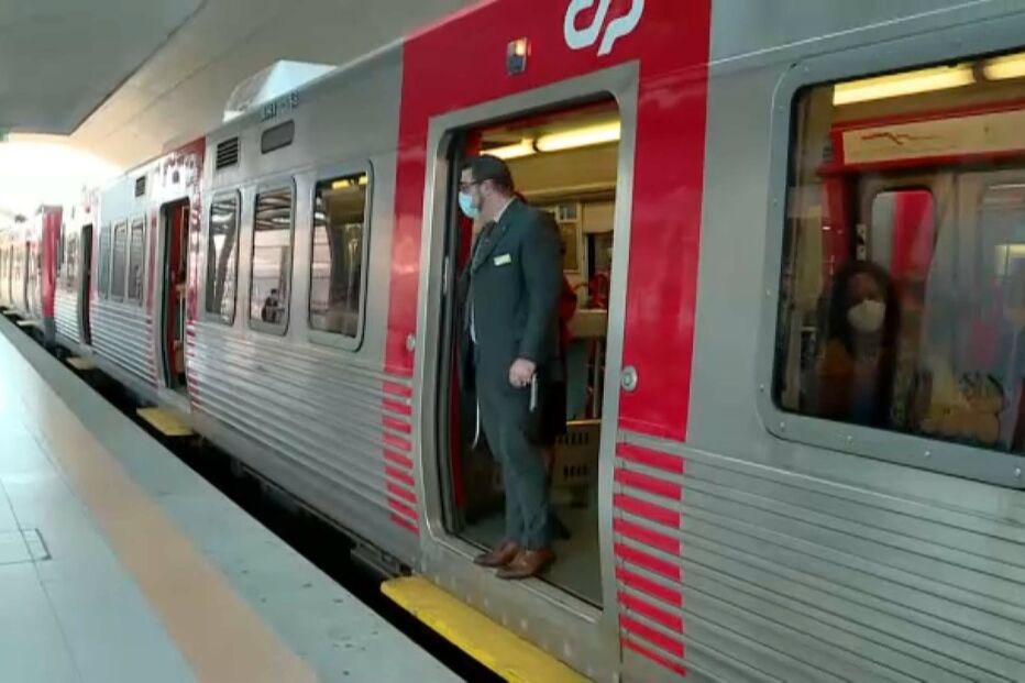 2021-10-08_10_46_43 Trabalhadores da CP e da IP em greve provocam fortes perturbações na circulação.jpg