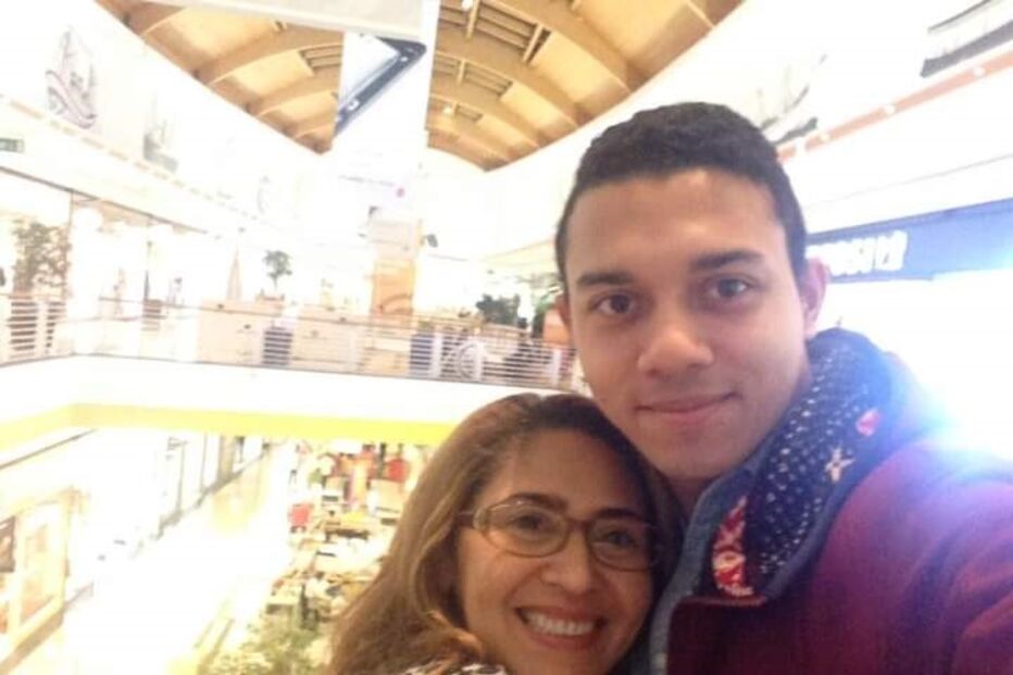 Lucas Paulo com a mãe