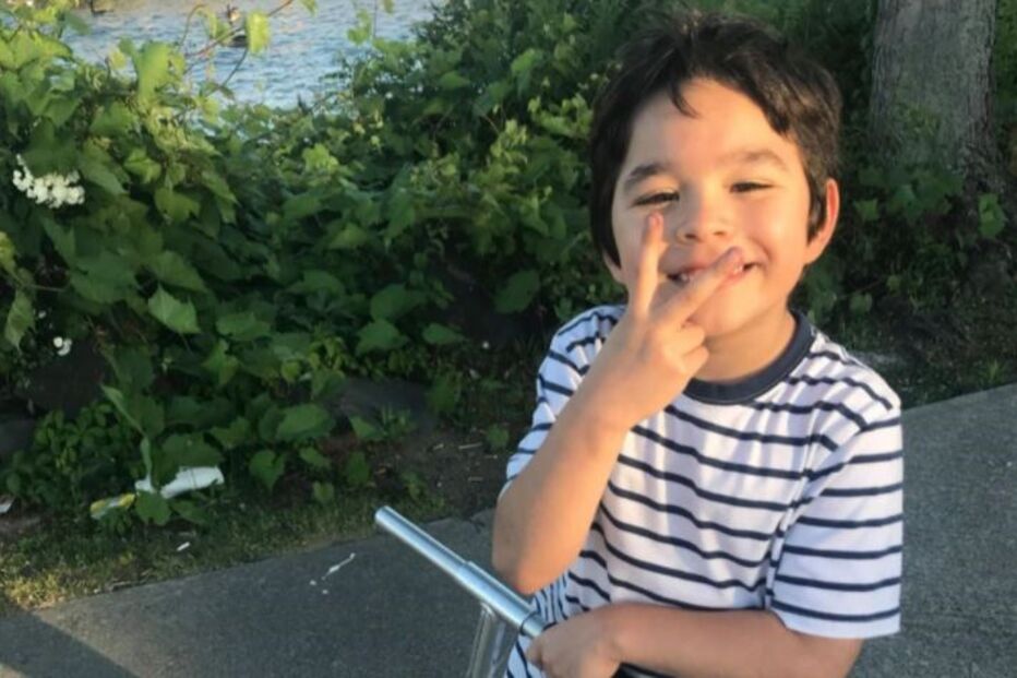 Mulher deixa filho do namorado morrer à fome trancado num quarto em Nova Iorque