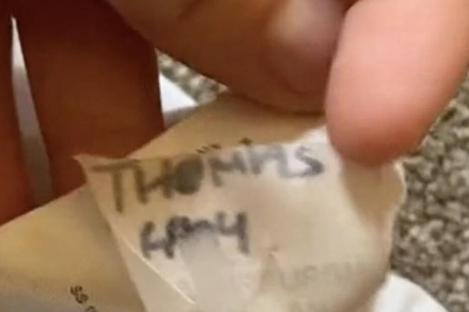 Mulher compra t-shirt na Primark e descobre que pertencia a um... homem morto