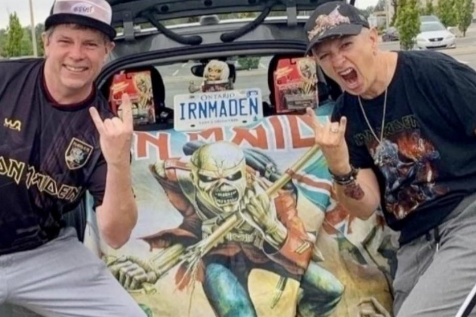 Pais fazem petição para transferir professora fã da banda Iron Maiden no Canadá 