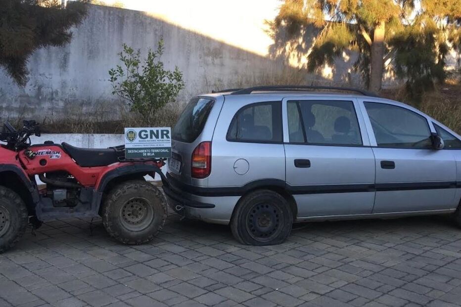 GNR recupera veículos roubados durante ação de fiscalização a oficina em Beja