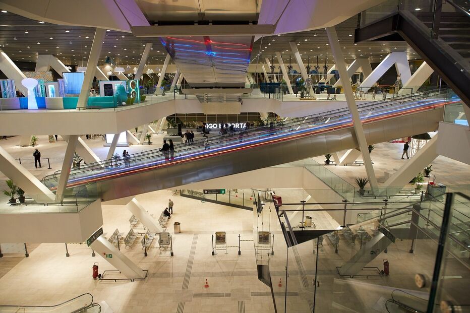 2021-10-12_17_32_26 Nhood - Estação de Comboios Vialia Vigo_2.jpg