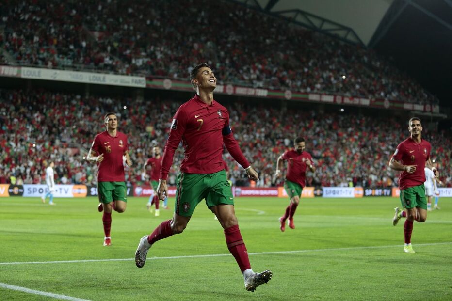 Cristiano Ronaldo festeja após marcar golo no Jogo de Portugal frente ao Luxemburgo