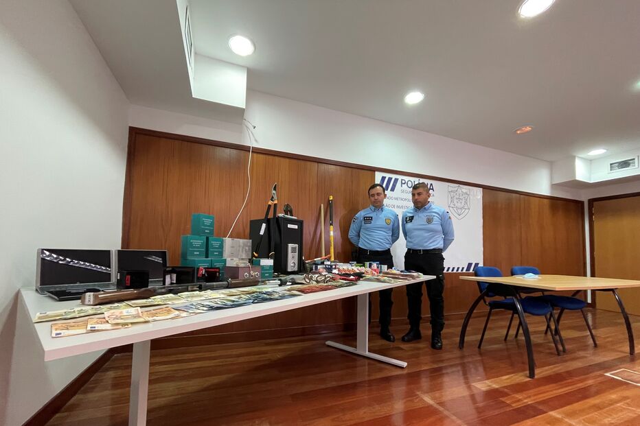 2021-10-13_17_19_23 PSP trava gang que fez 34 assaltos ao tabaco2.jpg