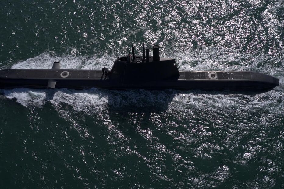 Droga encontrada à deriva em Olhão pelo submarino da Marinha Tridente