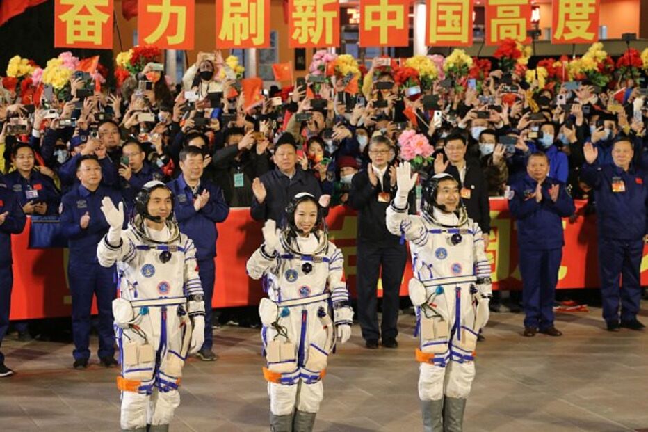 Astronautas chineses já chegaram à estação espacial de Tiangong