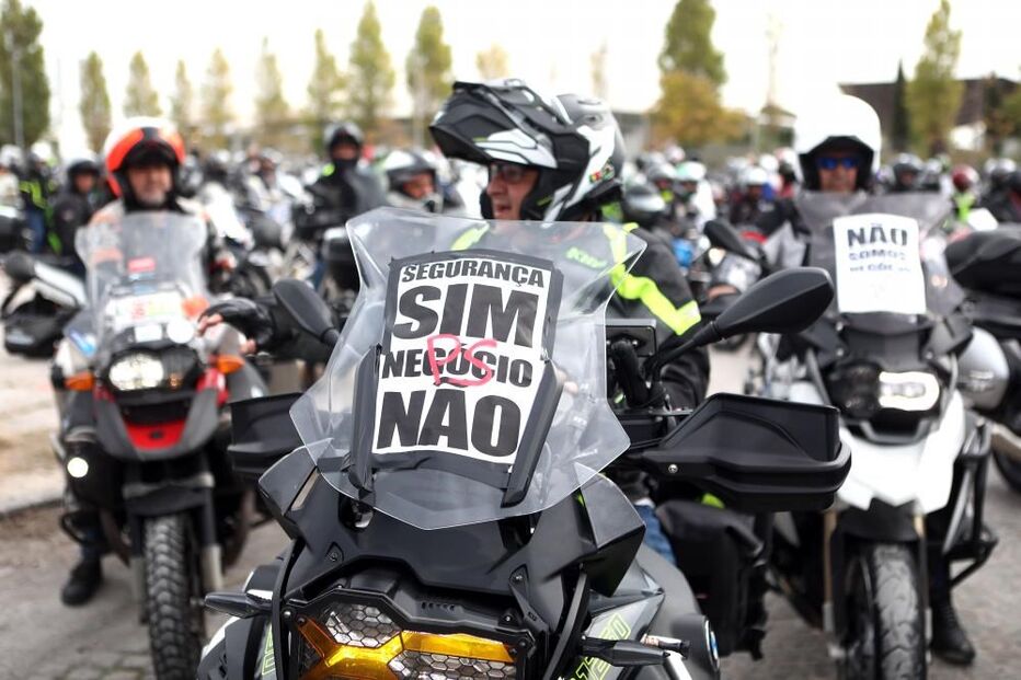 Cerca de 3 mil motociclistas protestam no Porto contra inspeções 