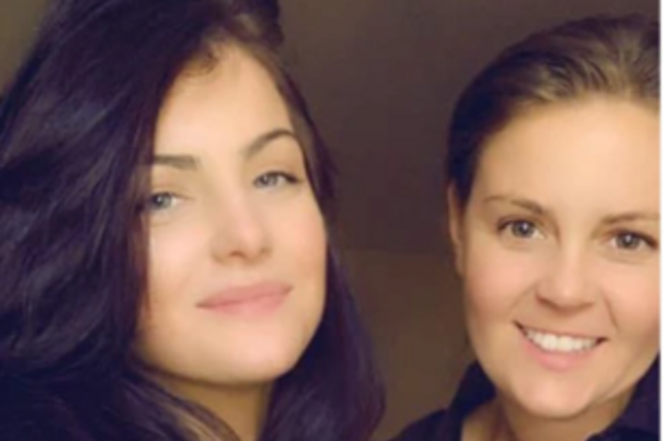 Frankie Smith, de 20 anos, e a amante Savannah Brockhill