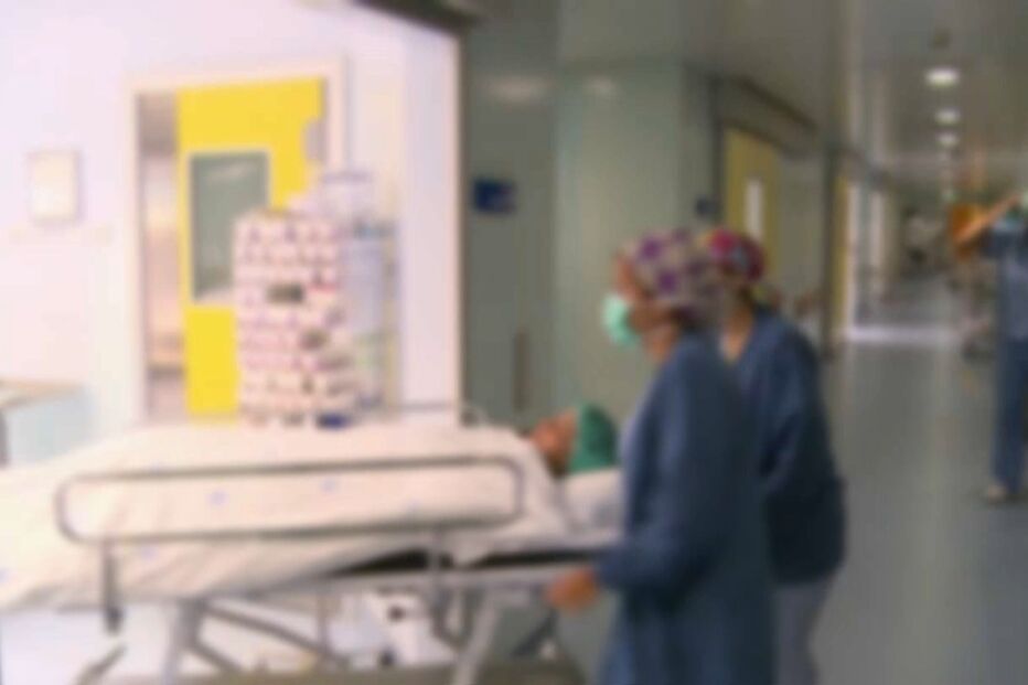 Doentes com ordem para internamento esperam horas para ter camas no Hospital de Faro