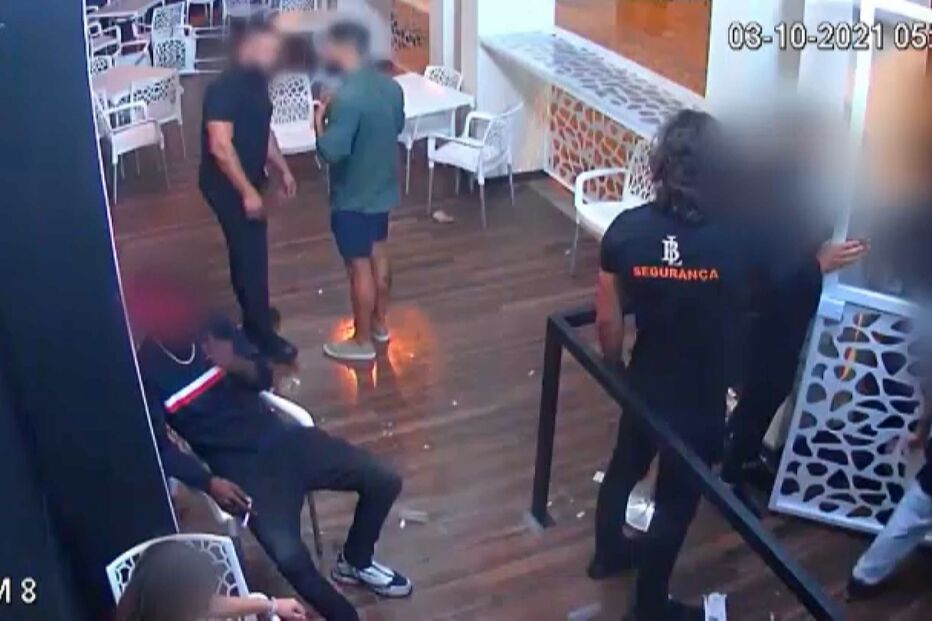 Câmaras de vigilância captam violenta agressão numa discoteca em Albufeira  