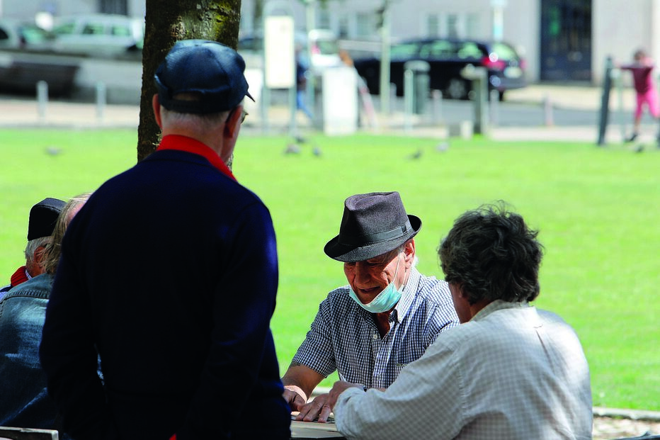 Aumentos para os reformados com pensões até 1097 euros correm o risco de não sair do papel, se o OE não passar 