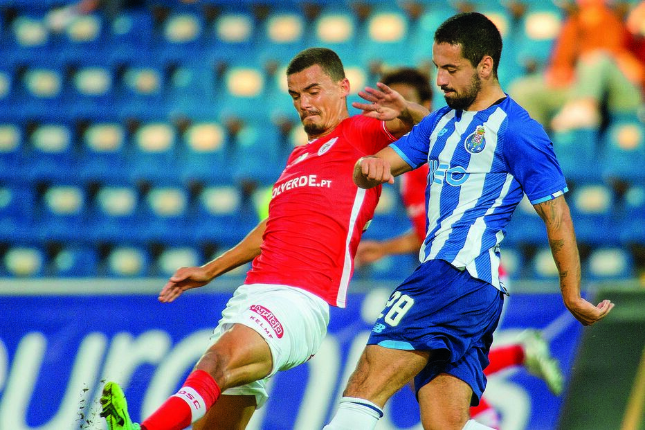 Nené ganha lance a Bruno Costa. O Santa Clara andou sempre à frente