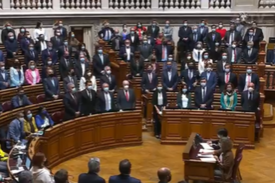 Governo quer aumentar Função Pública sem OE. Salário mínimo atualizado por portaria