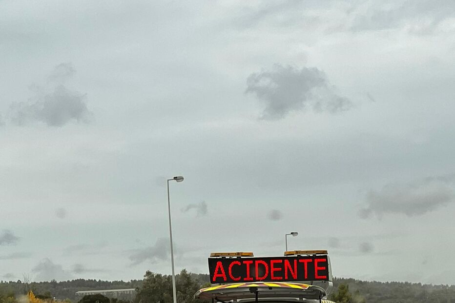 Acidente provoca longas filas na A1, junto às portagens de Alverca 
