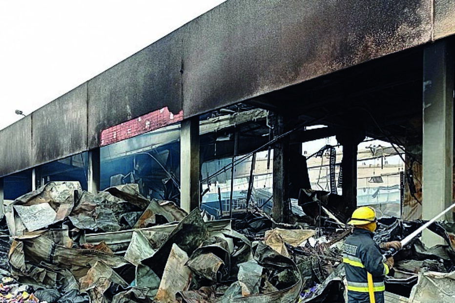 Pavilhão ficou destruído 