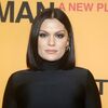 <![CDATA[ Jessie J internada de urgência após cirurgia oncológica radical ]]>