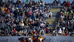 Miguel Oliveira cai a duas voltas do final e sai de maca no Moto GP do Algarve