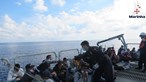 Dois navios de bandeira portuguesa resgatam 44 pessoas em dificuldade em alto mar