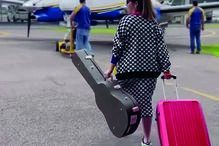 São as últimas imagens de Marília Mendonça com vida: a caminho do avião e no interior da aeronave, que se despenhou 