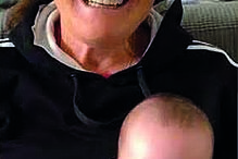 Dolores Aveiro com a neta