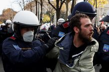 Protestos em Viena contra confinamento e vacinação obrigatória