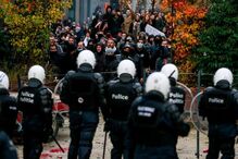Violência em protesto contra restrições da Covid-19 em Bruxelas acaba com 44 detidos