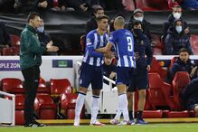 Pepe cede lugar a Fábio Cardoso