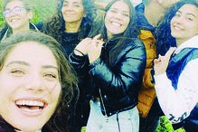 Carolina acompanhada pelos irmãos. Registos foram partilhados online 