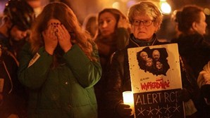 Morte de mulher de 30 anos provoca protestos e indignação contra a lei do aborto na Polónia