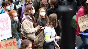Greta Thunberg participa em protesto na cimeira do clima em Glasgow