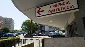 Falta de macas retém quase 20 ambulâncias no Hospital de Gaia/Espinho		
