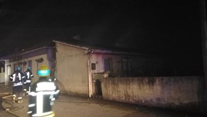 Incêndio destrói parcialmente casa em Espinho