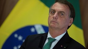 "Taradas por vacinas": Bolsonaro ataca quem defende inoculação Covid e pede a pais para não imunizarem filhos