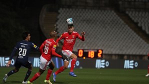 Benfica desmente Liga e nega ter sido "parte ativa na decisão" de realizar jogo com Belenenses SAD