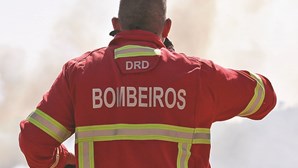 Incêndio em apartamento obriga a evacuar prédio de cinco andares em Braga