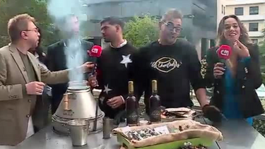 Comentadores das 'Notícias dos Famosos' juntam-se ao magusto no Manhã CM