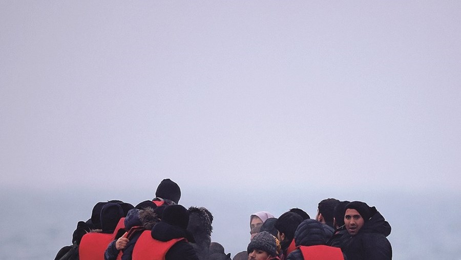 Barco com migrantes 