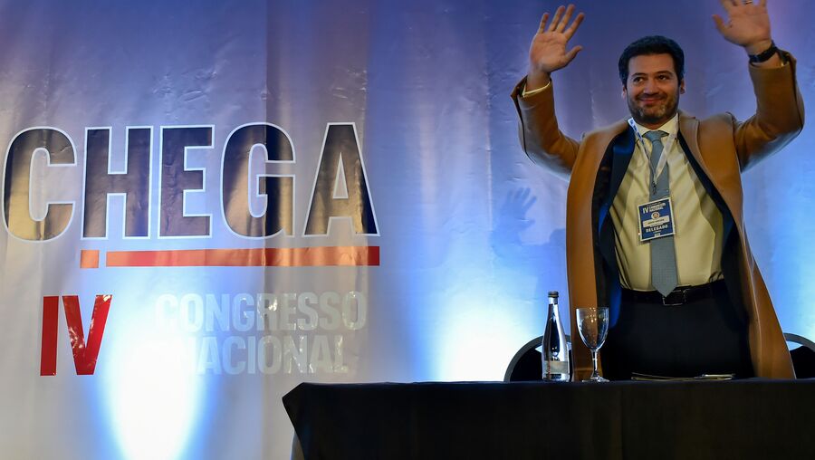"Nunca vos pedi um voto em branco", disse Ventura aos delegados