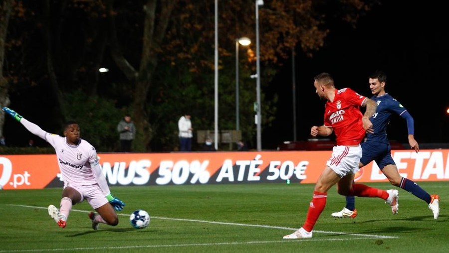 Álvaro Ramalho em ação no decorrer do jogo Belenenses SAD-Benfica