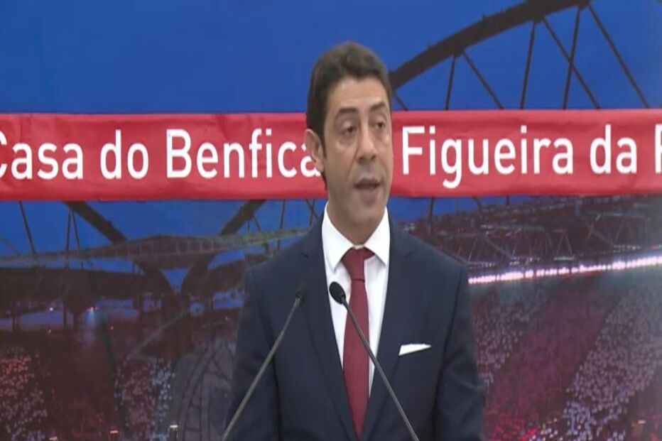 Rui Costa questiona má fase do Benfica
