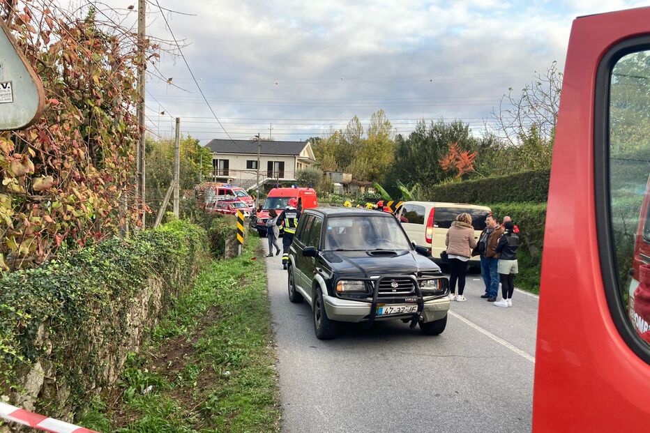 Quatro feridos em colisão entre dois carros na Póvoa de Lanhoso