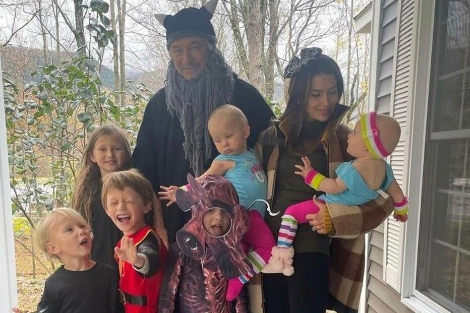 Fotos de família de Alec Baldwin alvo de críticas