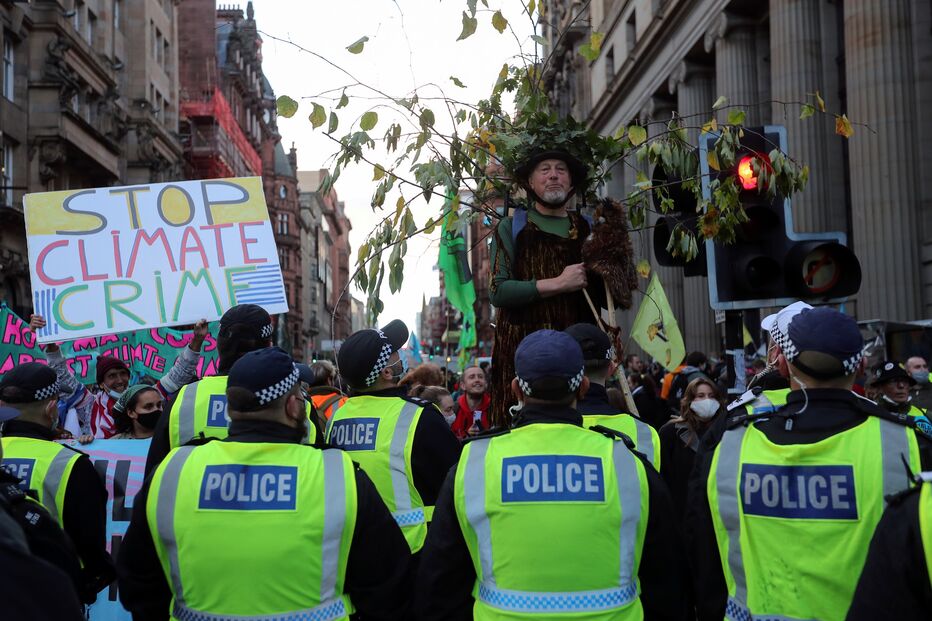 protesto, Glasgow, detenções, polícia, COP26, alterações climáticas 