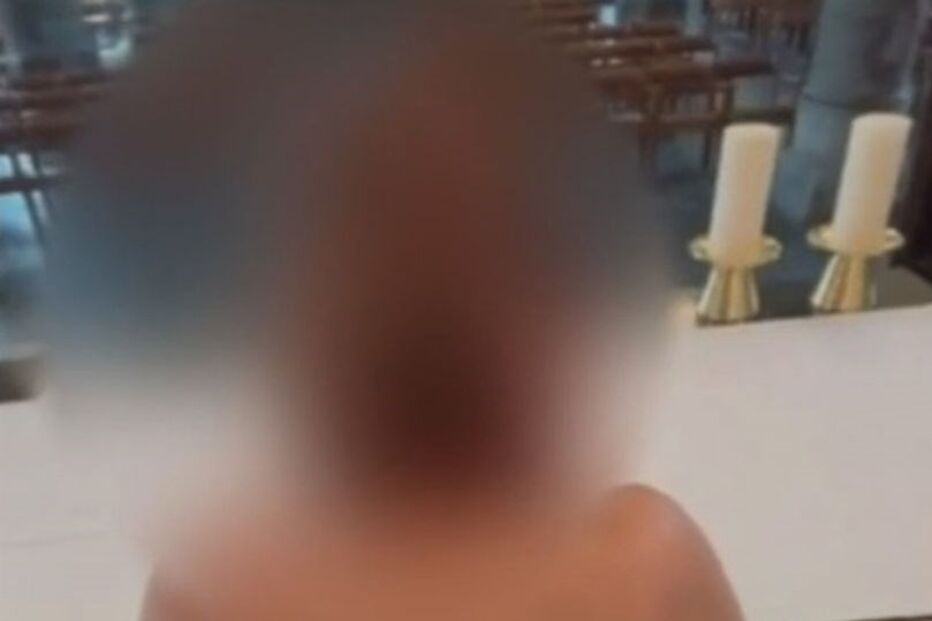 Casal filma-se a fazer sexo no altar de igreja e é alvo de investigação policial