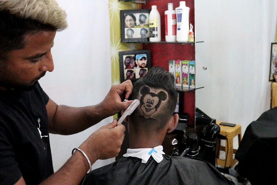 barbeiro, Gurwinder Singh Sidhu, Rajwinder Singh Sidhu, cabeleireiro, Michael Jackson, cantor, penteado, corte de cabelo, Mickey Mouse